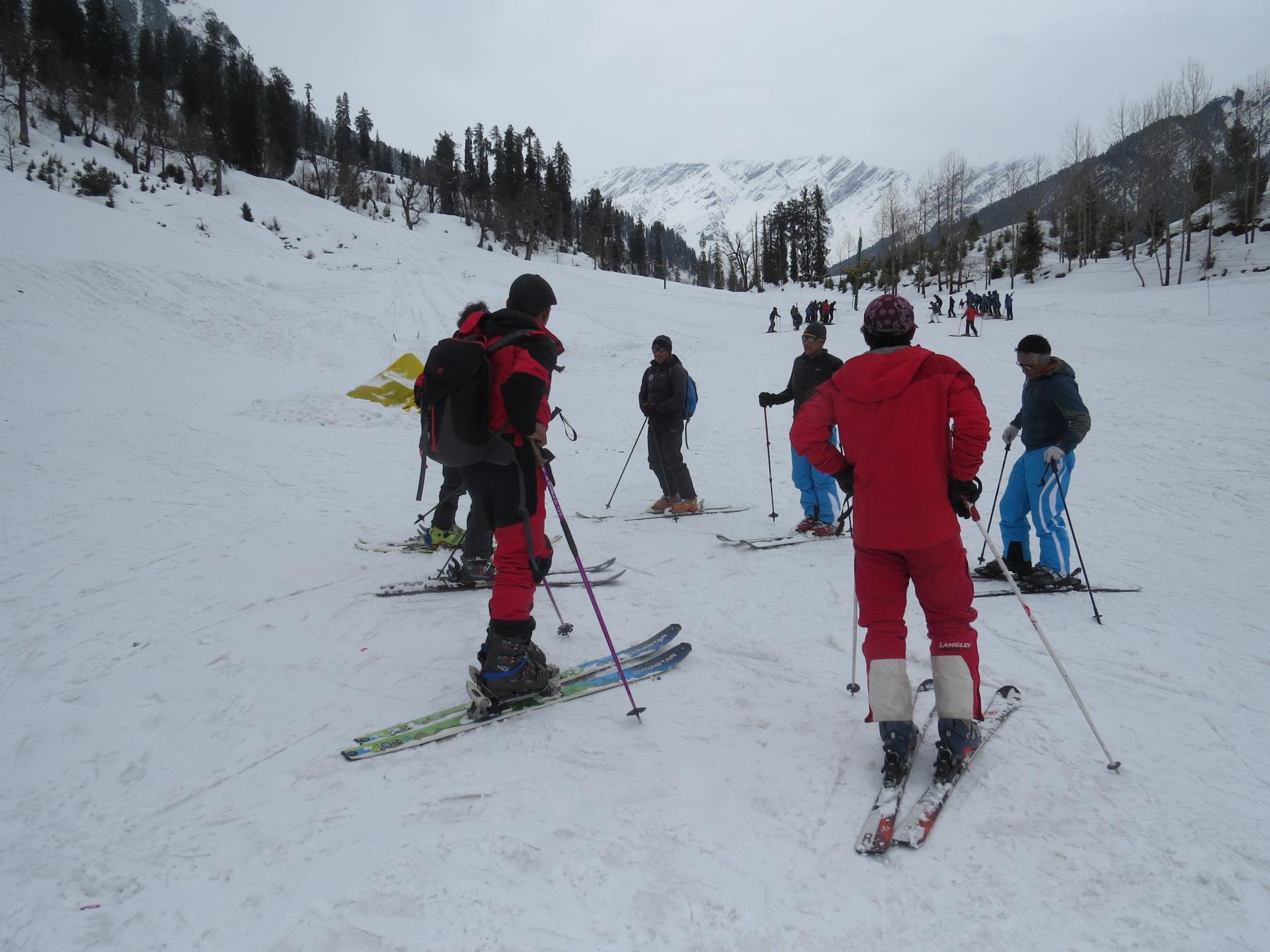 Ski training in Kullu Manali from french/ swiss instriuctors